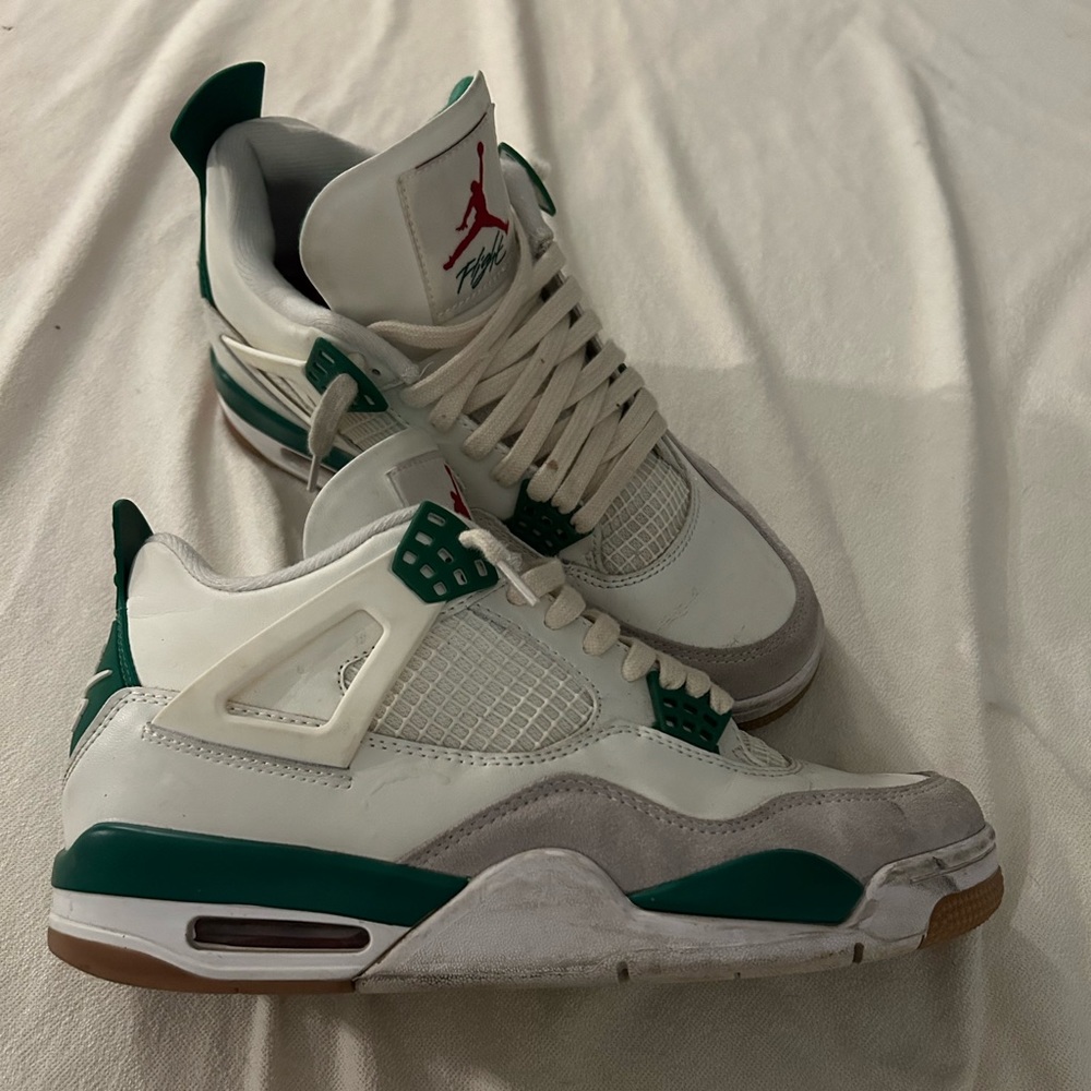 Jordan 4 SB Pine Green